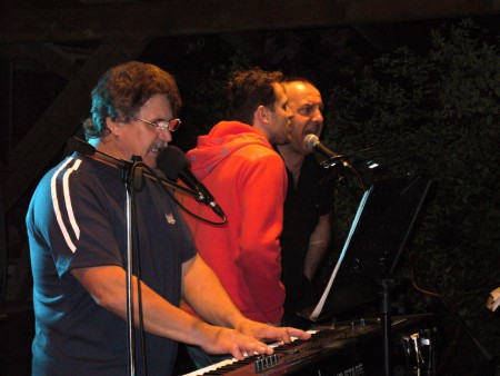 bývalý bubeník Majo si s nami v dvoch skladbách aj zanôtil..